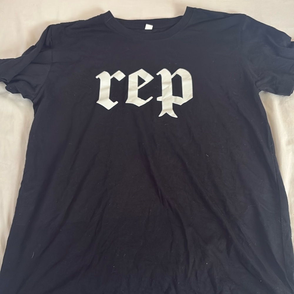 Black Taylor swift reputation tee